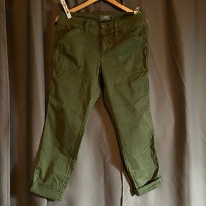 Torrid size 10 olive green capri pants.